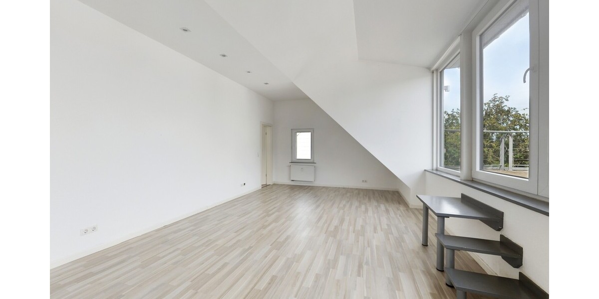 Stolberg-Breinig – Dachgeschoss mit Attitüde. Sofort bezugsfrei. - Dachgeschoßwohnung Stolberg (Rheinland) / Breinig Breinig | Angebot:27289083